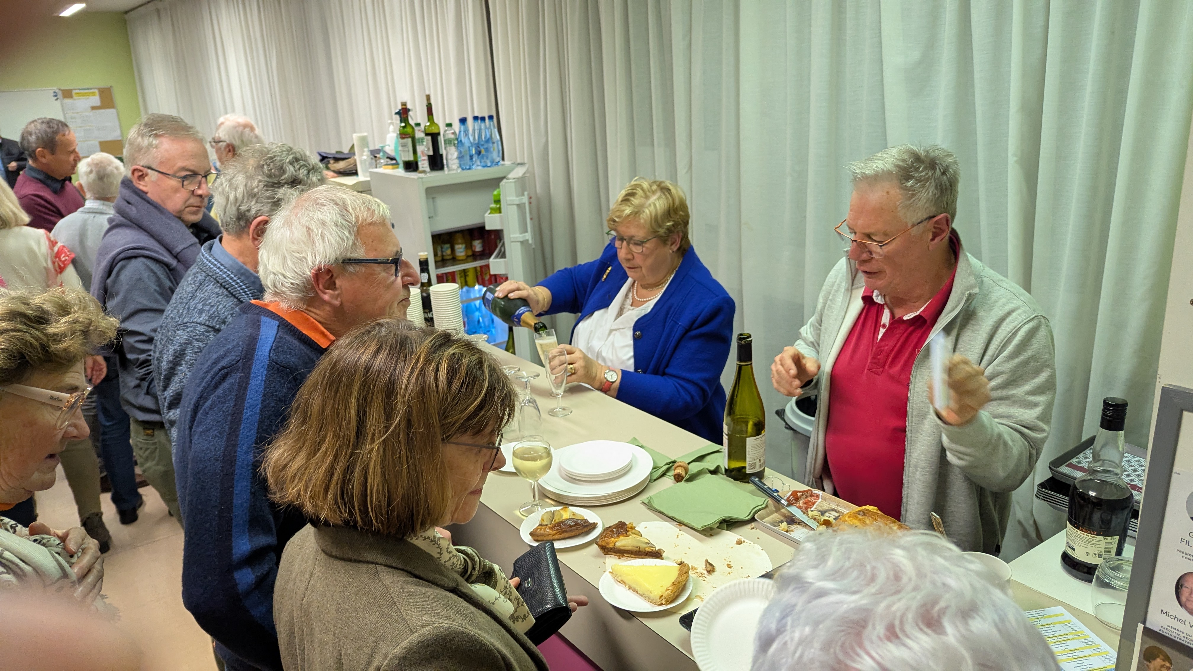 PXL 20251111 175248636