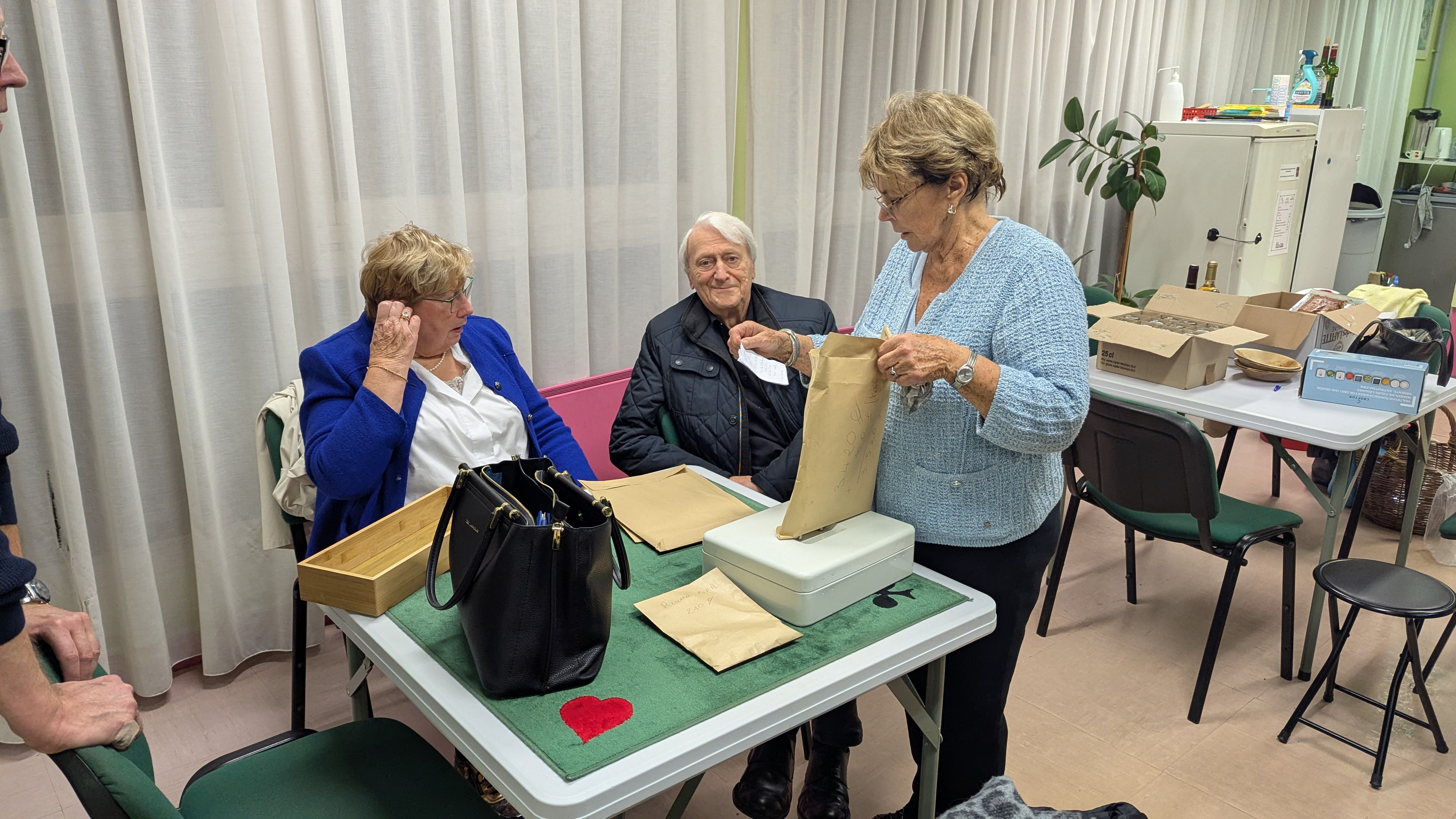 PXL 20251111 192148719