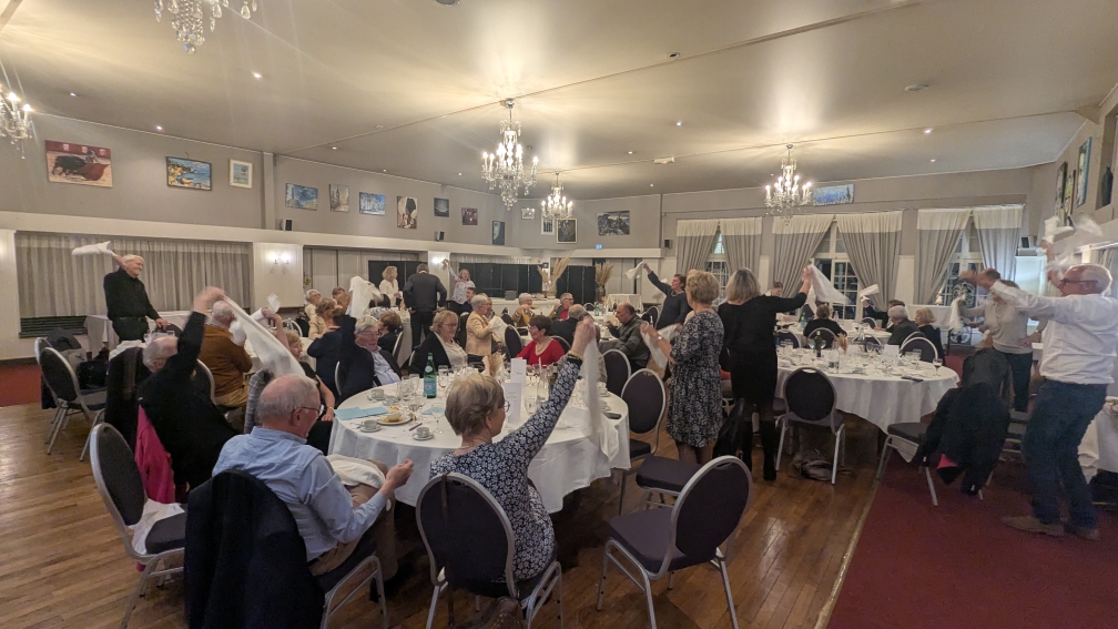 PXL 20260327 225955817